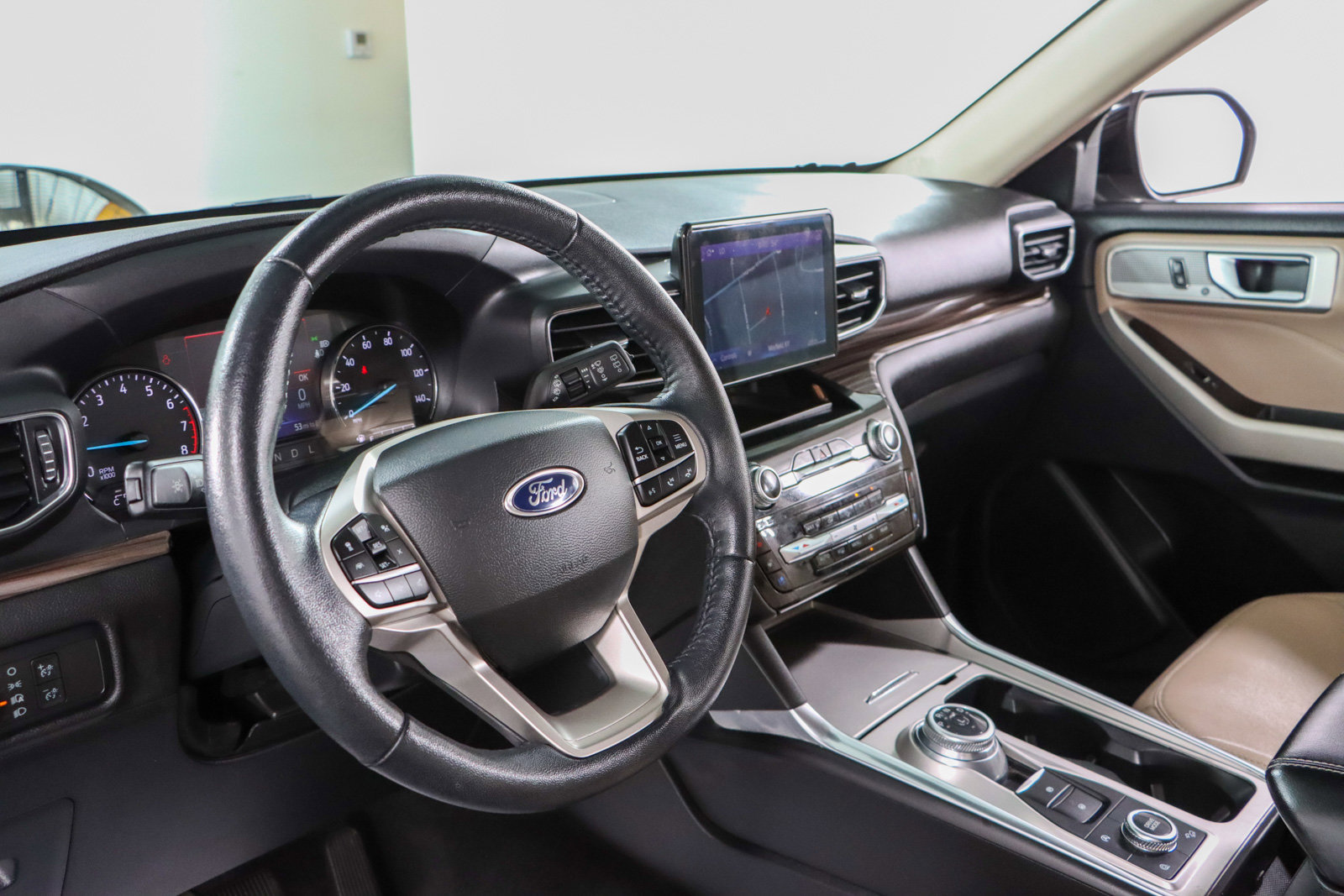Used 2022 Ford Explorer Limited AWD/4WD image 22