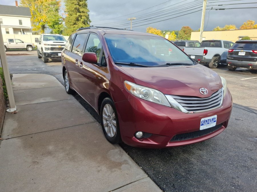 Used 2016 Toyota Sienna XLE w/ XLE Navigation Package AWD/4WD image 13