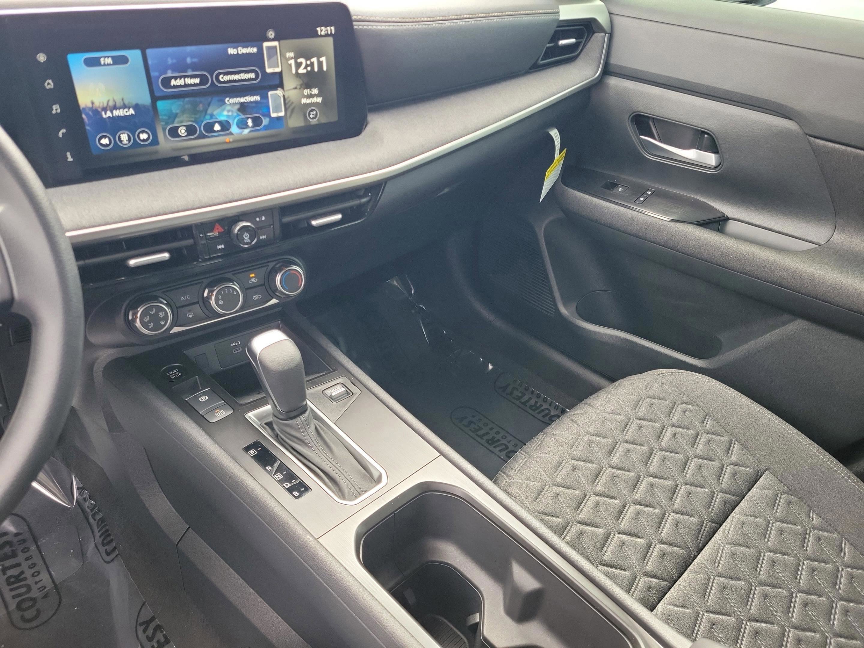 Certified 2025 Nissan Kicks SV image 11