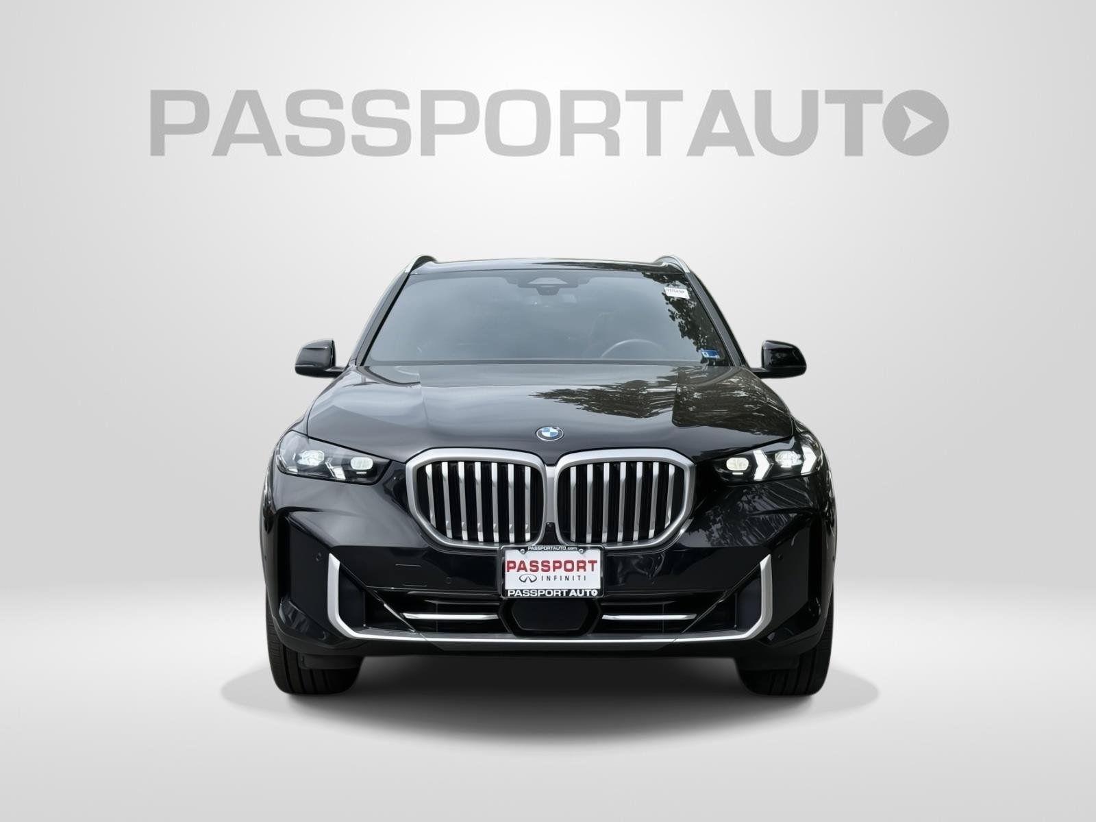 Used 2024 BMW X5 xDrive40i w/ Parking Assistance Package AWD/4WD image 2