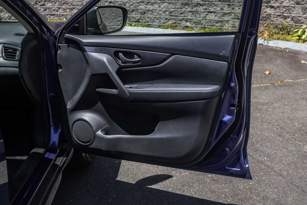 Used 2019 Nissan Rogue S AWD/4WD image 14