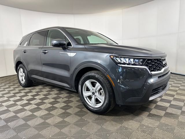 Used 2022 Kia Sorento LX FWD image 2