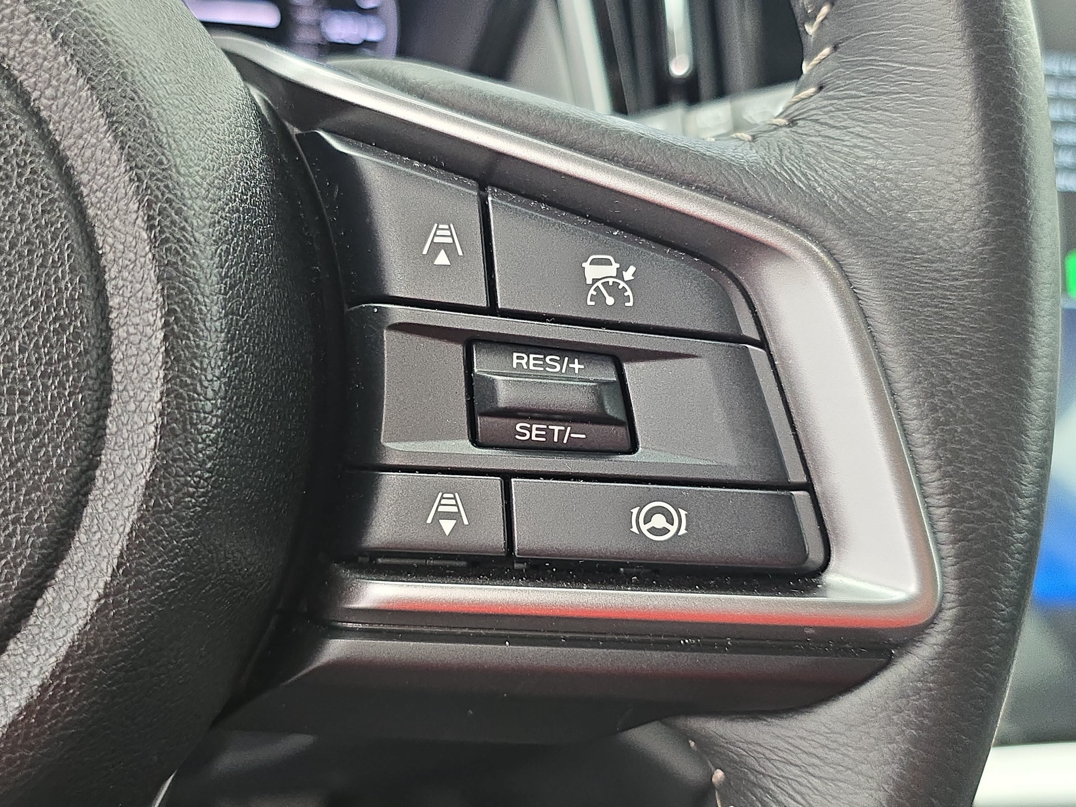 Used 2025 Subaru Outback Premium w/ Popular Package #1A AWD/4WD image 18