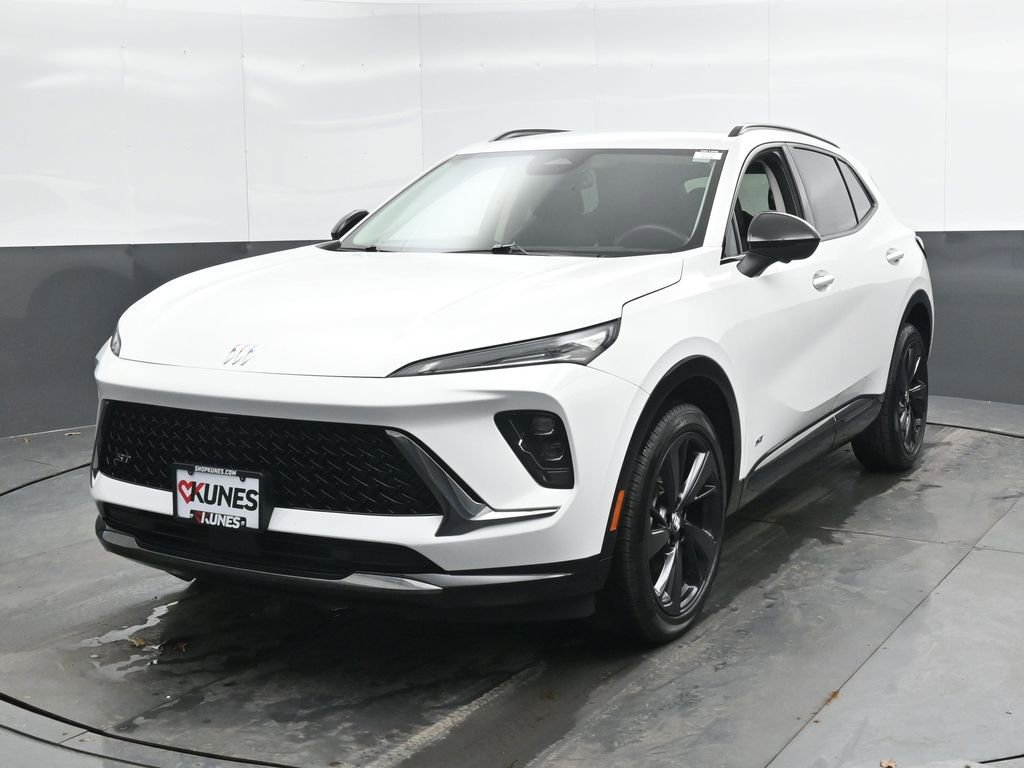 Used 2024 Buick Envision Sport Touring image 8