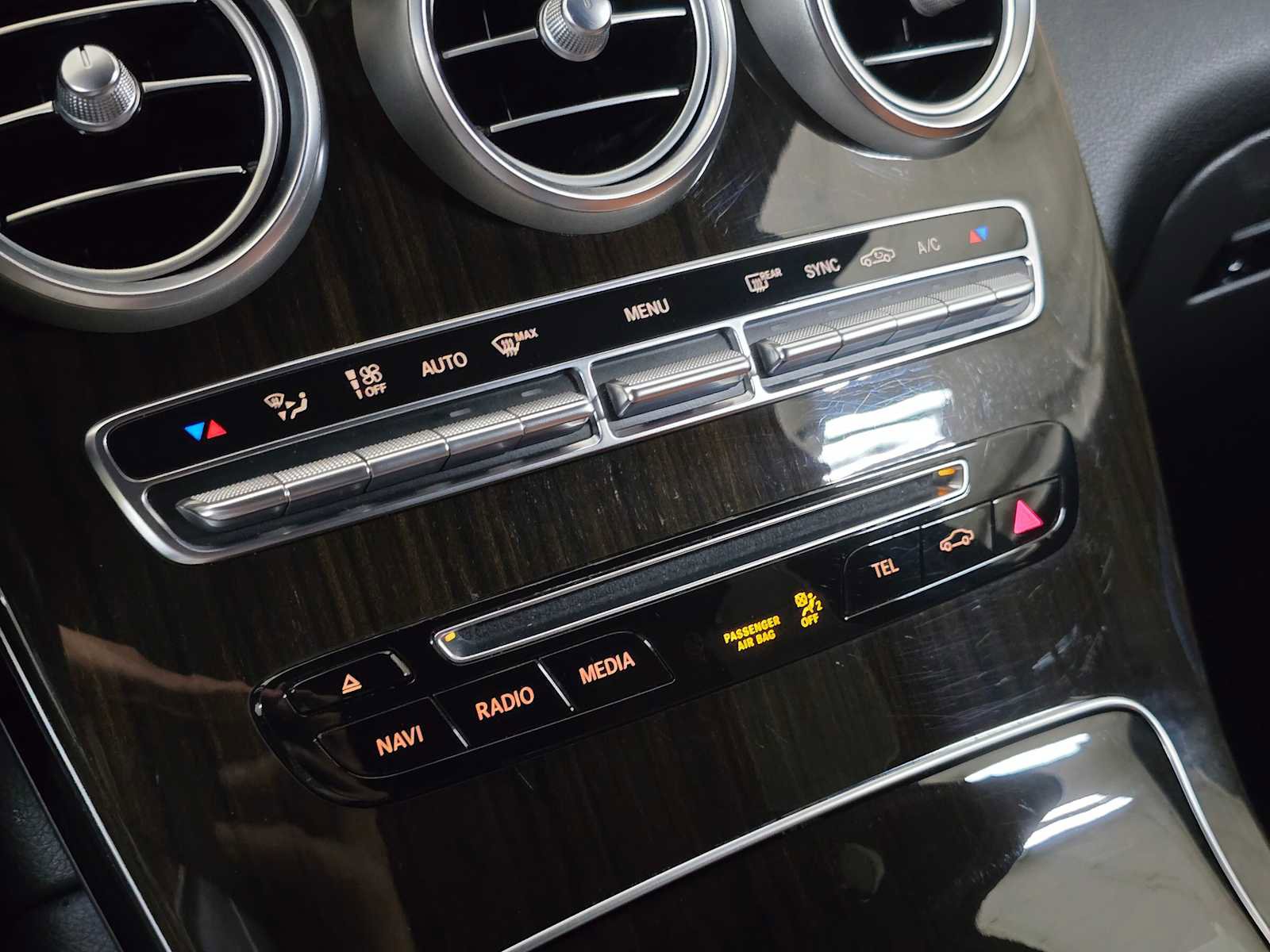 Used 2017 Mercedes-Benz GLC 300 4MATIC image 30