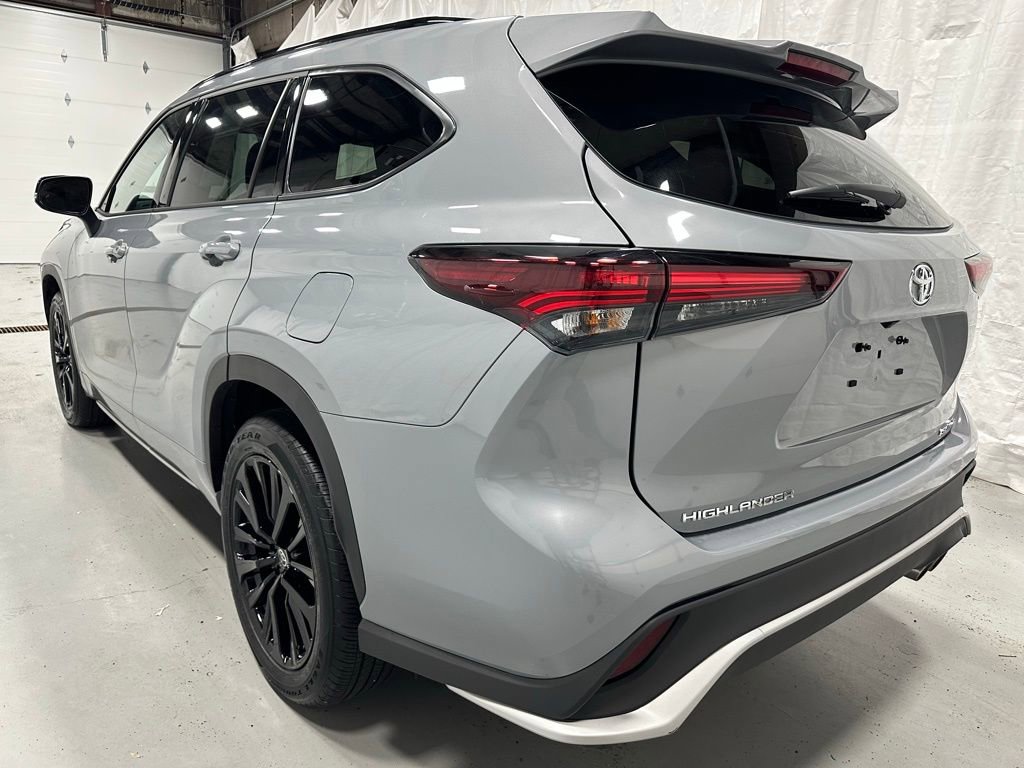 Used 2025 Toyota Highlander XSE image 5