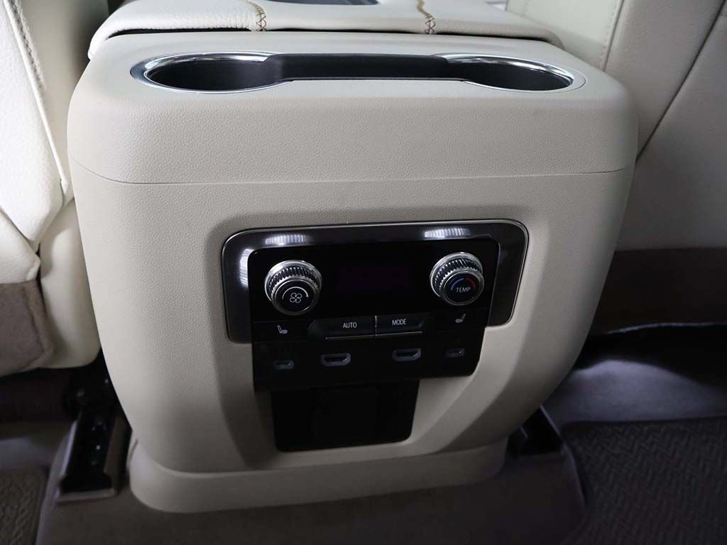 Used 2024 GMC Yukon Denali AWD/4WD image 57