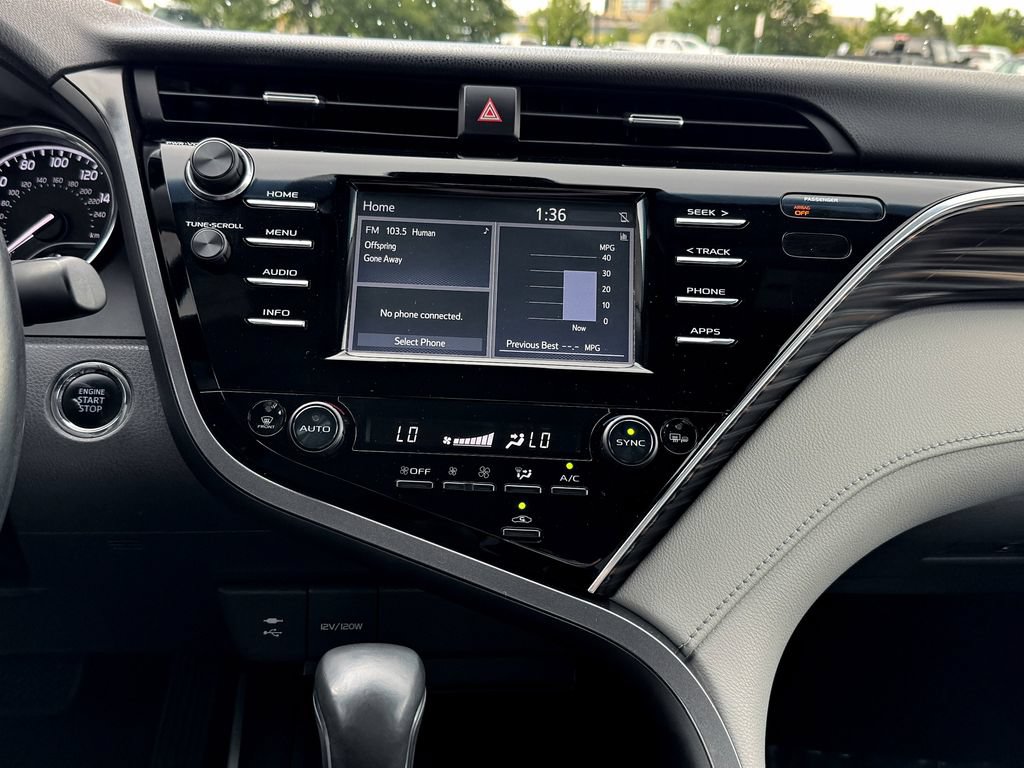Used 2018 Toyota Camry XLE FWD image 27