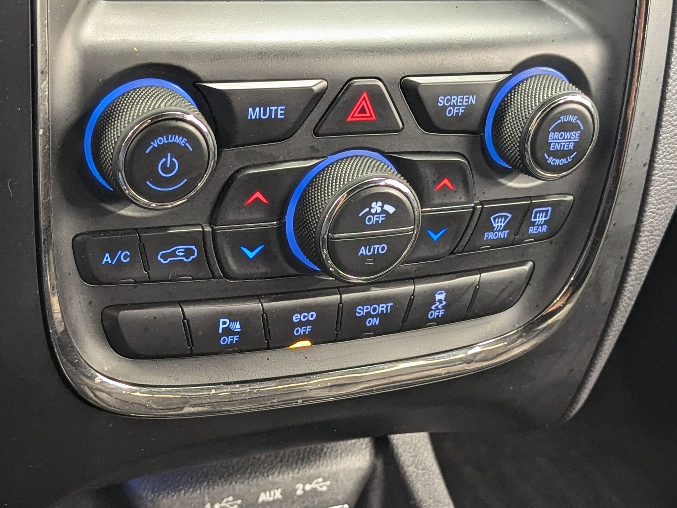 Used 2020 Dodge Durango R/T w/ Blacktop Package image 25