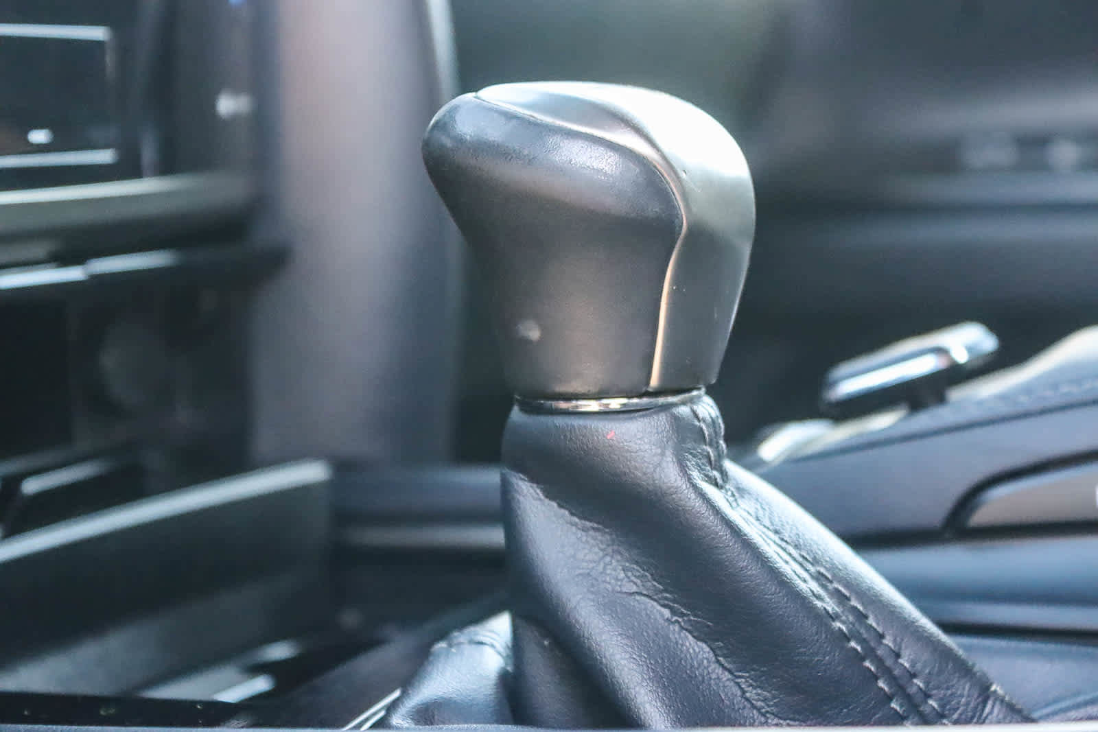 Used 2018 Lexus LX 570 4WD image 21