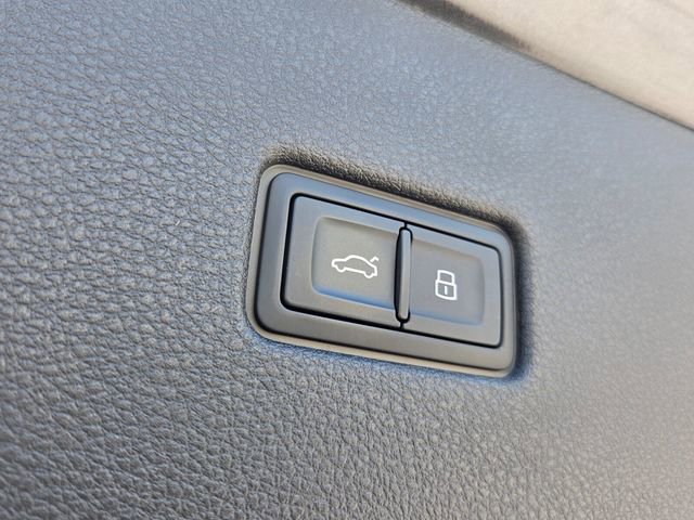Used 2025 Audi Q8 Premium Plus image 21