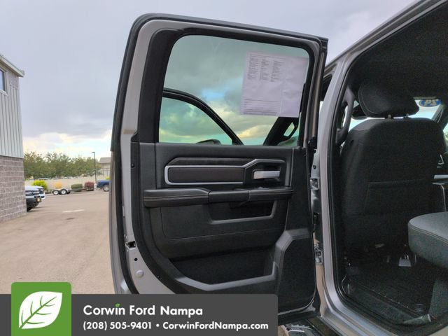 Used 2024 RAM 2500 Big Horn w/ Sport Appearance Package AWD/4WD image 24