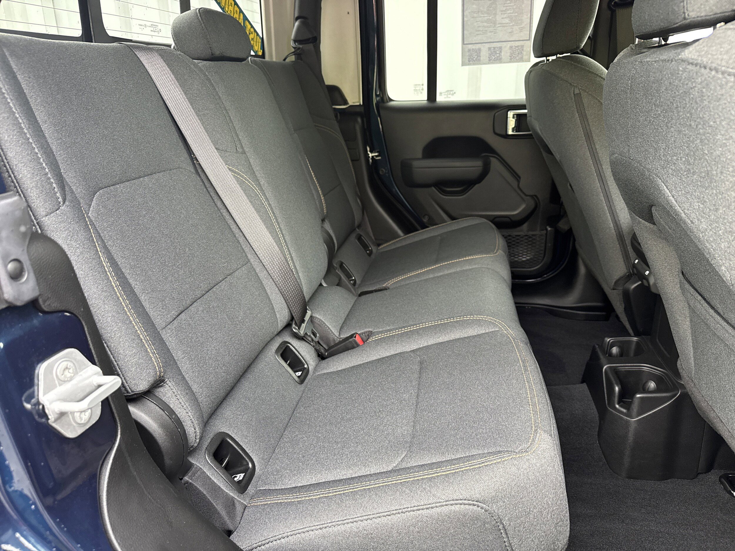 Used 2025 Jeep Gladiator Sport image 10