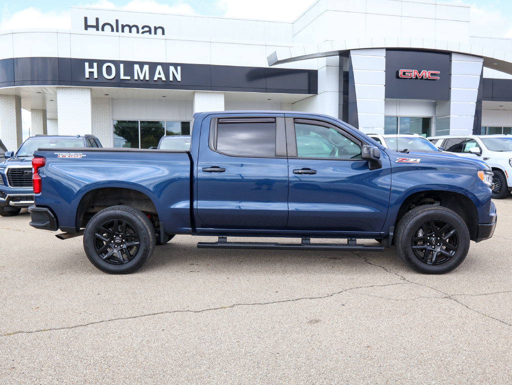 Used 2022 Chevrolet Silverado 1500 LT Trail Boss AWD/4WD image 2
