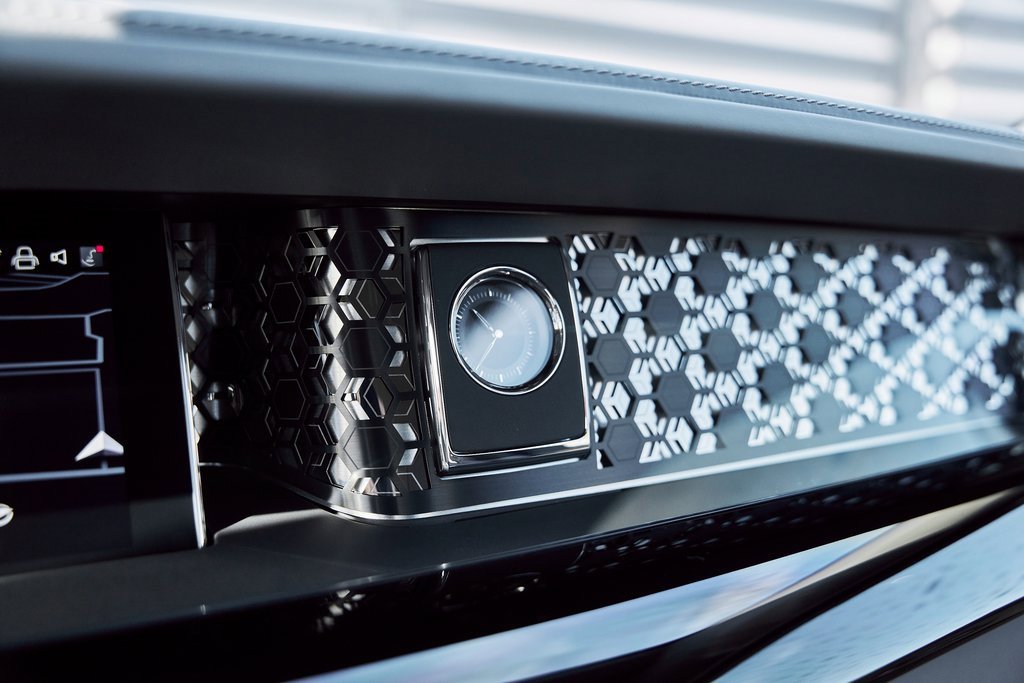 Used 2025 Rolls-Royce Phantom image 88