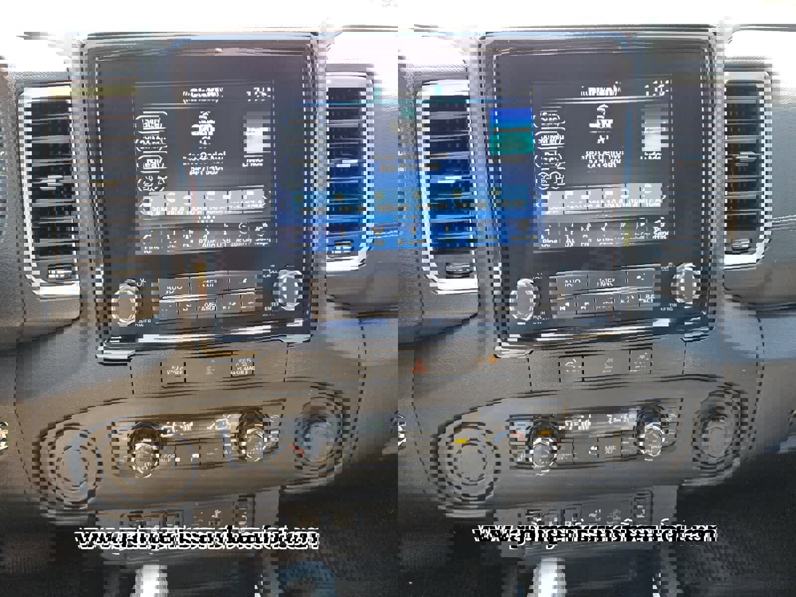 Used 2023 Nissan Frontier SV w/ SV Convenience Package image 8