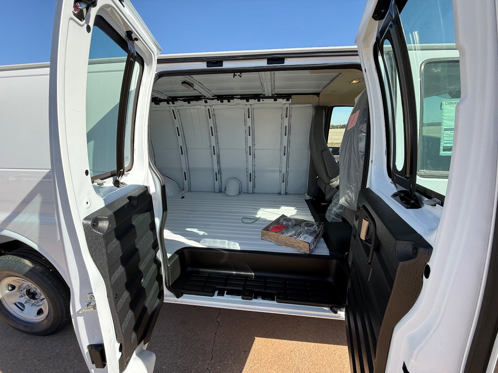 New 2025 GMC Savana 2500 Extended w/ Driver Convenience Package image 14