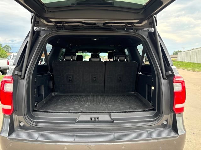 Used 2020 Ford Expedition Max XLT w/ Equipment Group 202A AWD/4WD image 16