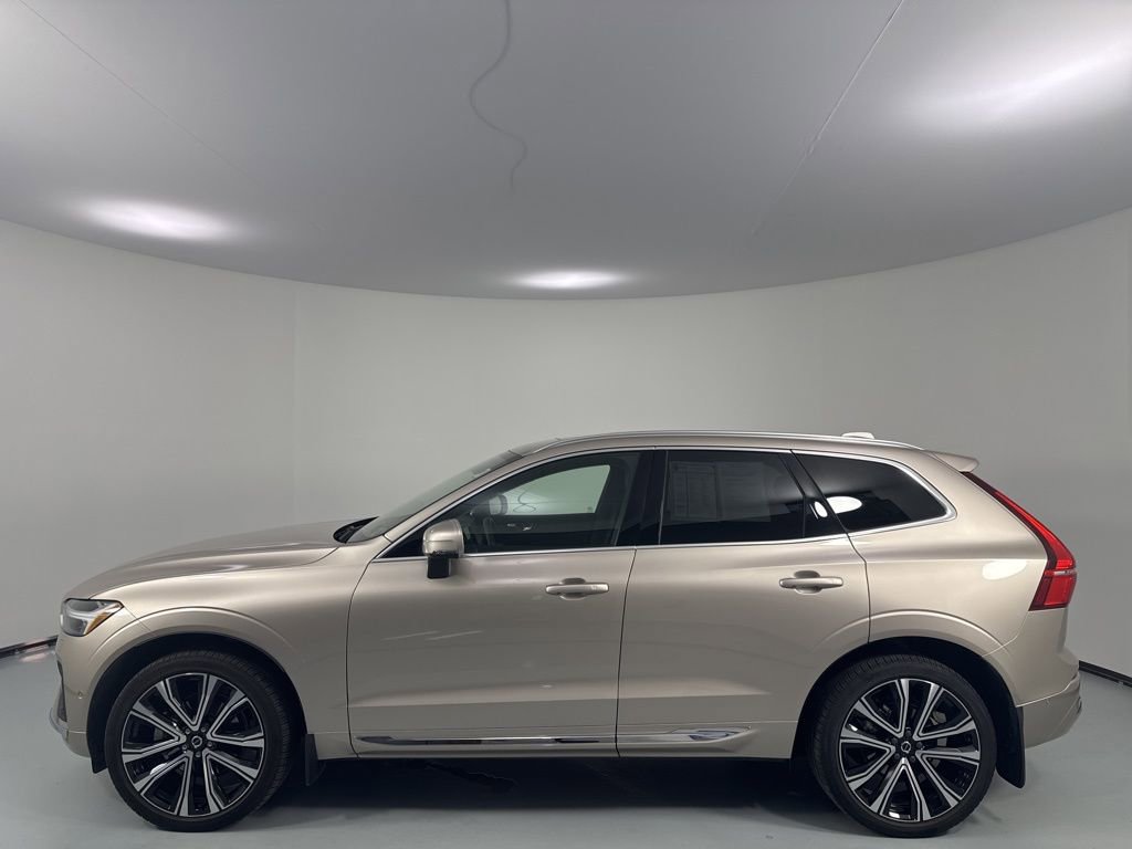 Used 2023 Volvo XC60 B5 Ultimate w/ Climate Package AWD/4WD image 4