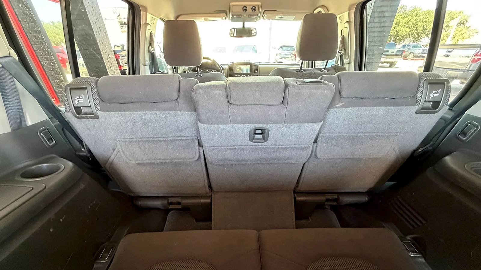 Used 2011 Nissan Pathfinder SV RWD image 15