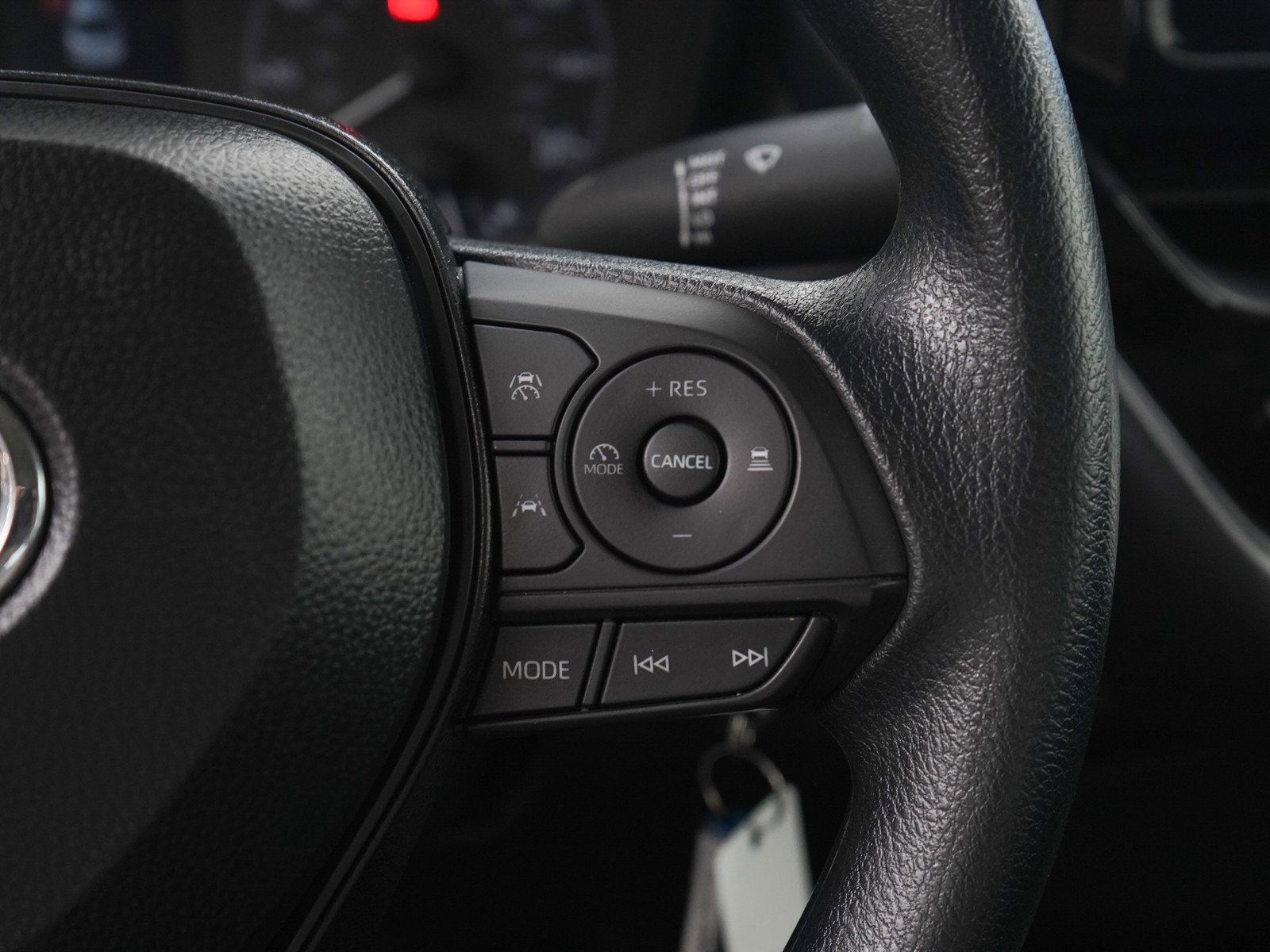 Used 2025 Toyota Corolla LE FWD image 19