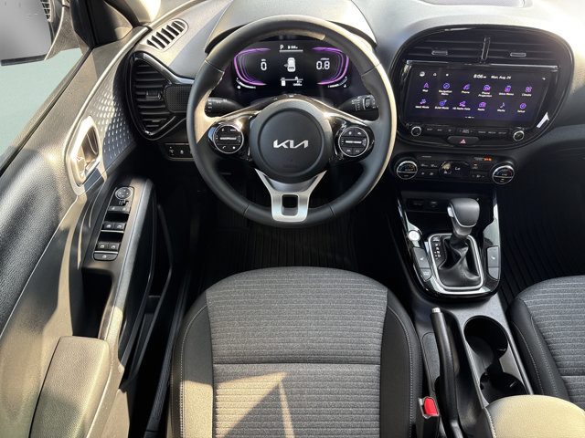 Used 2025 Kia Soul EX FWD image 17