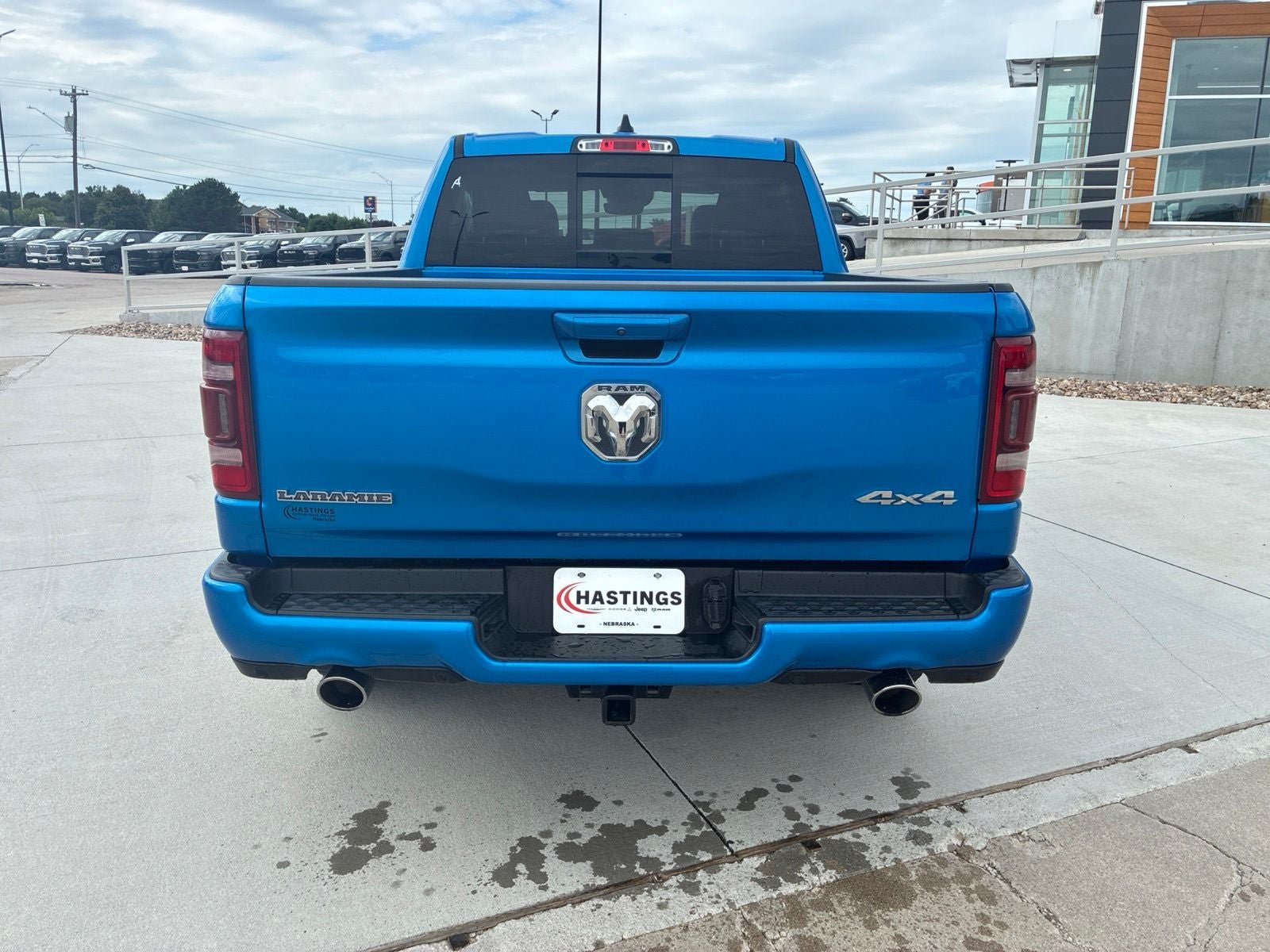 Used 2022 RAM 1500 Laramie w/ Sport Appearance Package AWD/4WD image 4