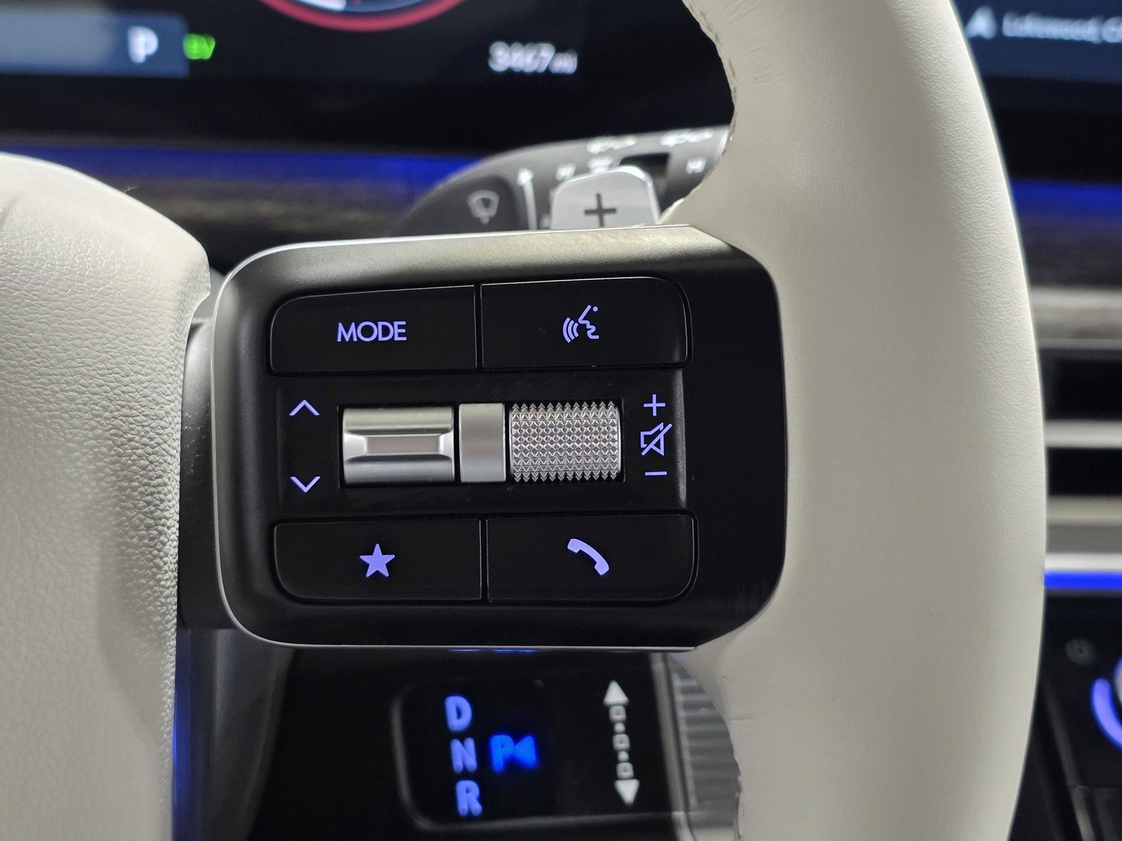 Certified 2025 Hyundai Santa Fe Limited image 33