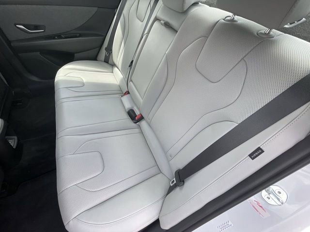 Used 2024 Hyundai Elantra Limited FWD image 15
