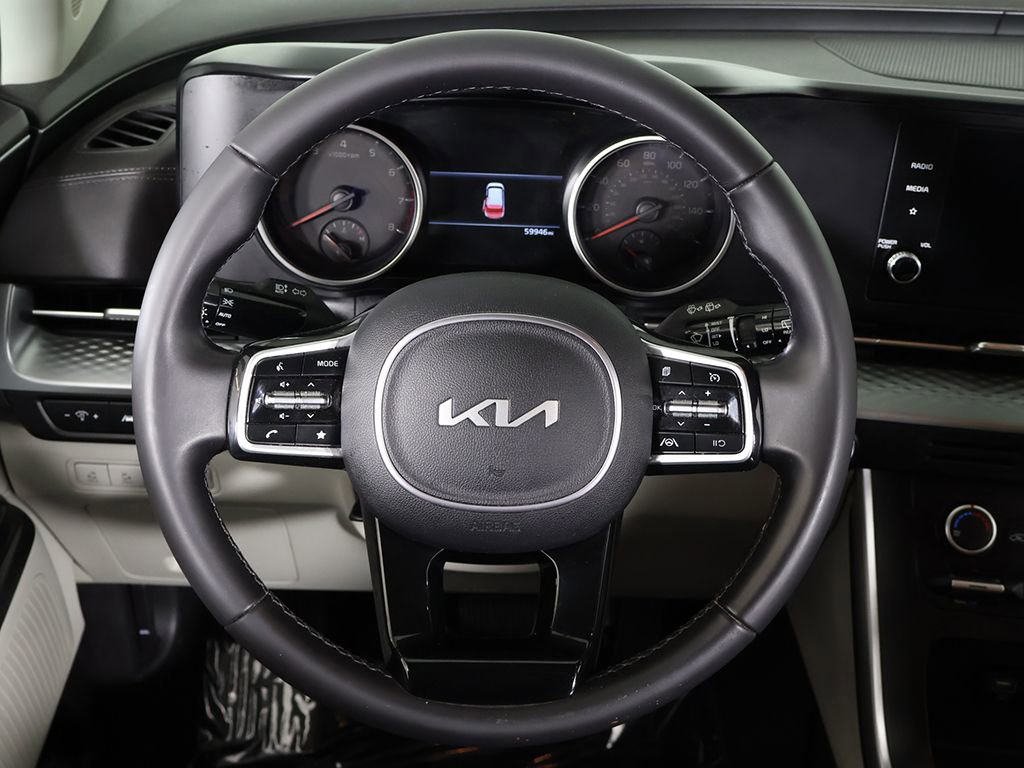 Used 2023 Kia Carnival LX image 40