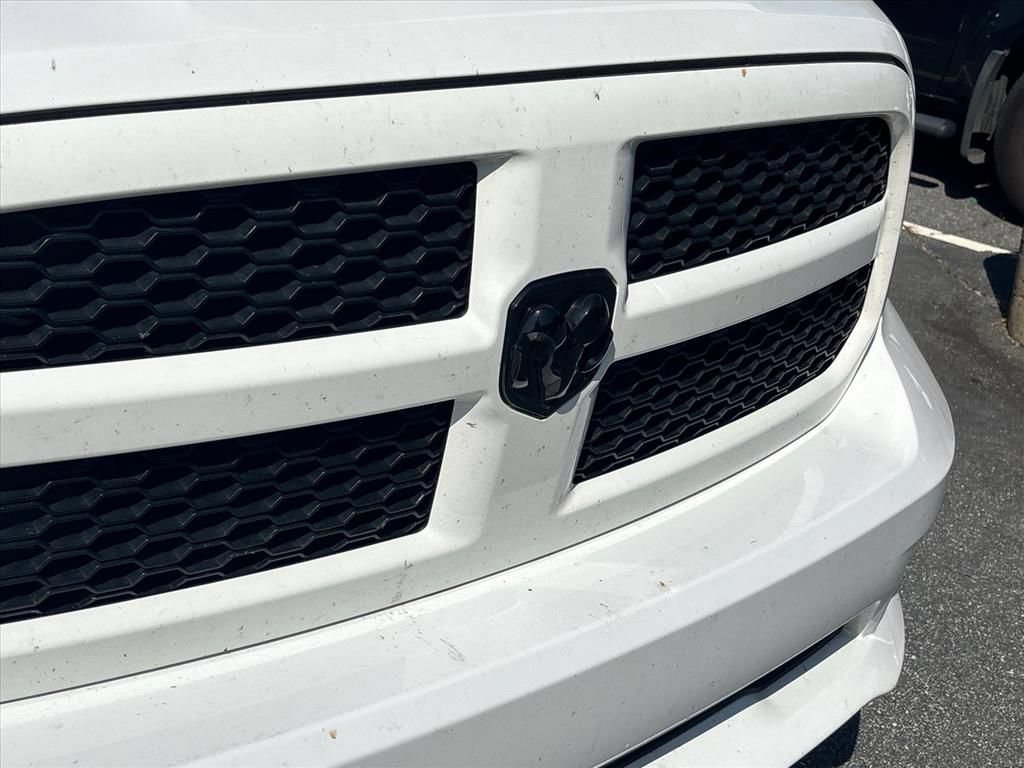 Used 2017 RAM 1500 Express w/ Express Value Package AWD/4WD image 6