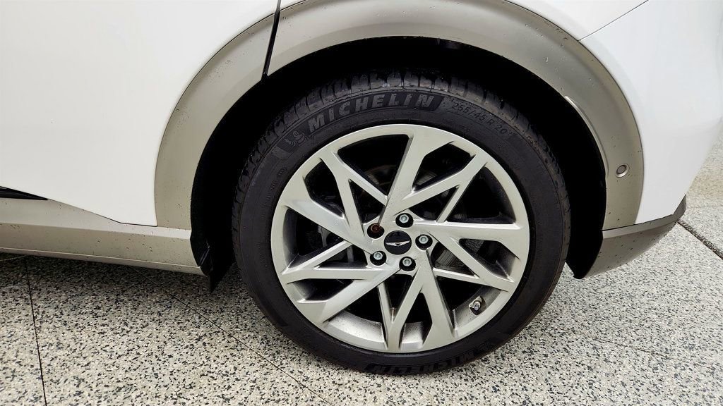 Used 2024 Genesis GV60 Advanced AWD/4WD image 9