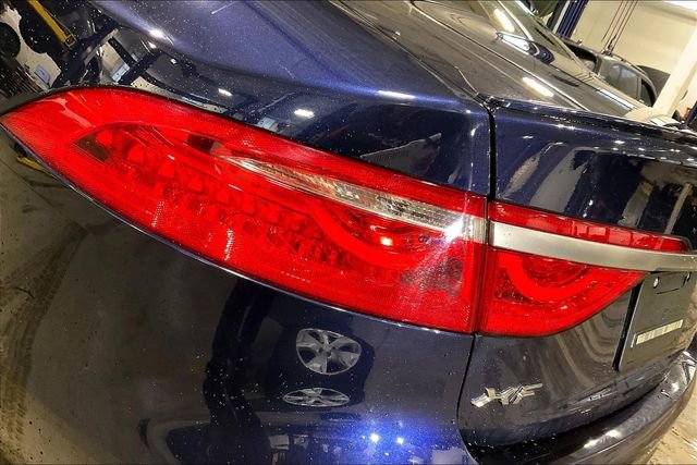 Used 2018 Jaguar XF R-Sport image 29