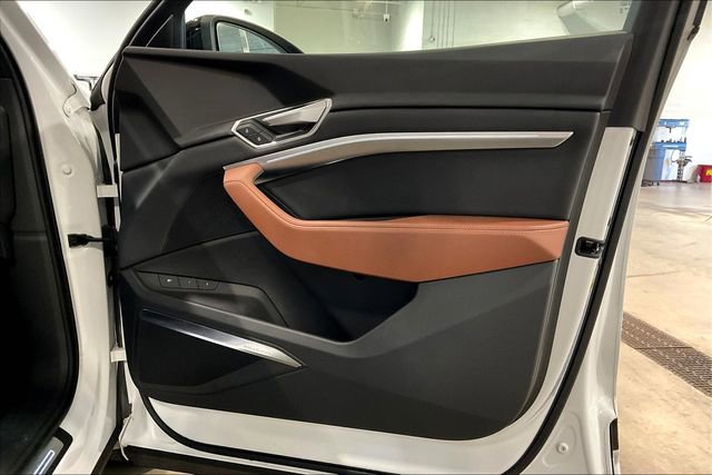Certified 2023 Audi e-tron Chronos w/ Chronos Package image 23