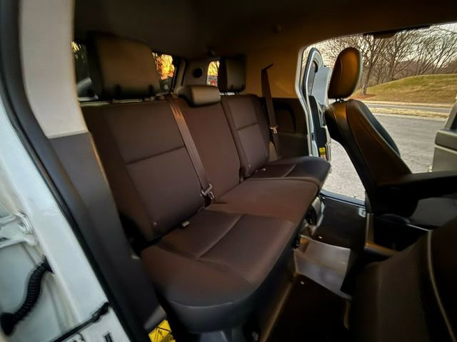 Used 2011 Toyota FJ Cruiser 4WD image 34