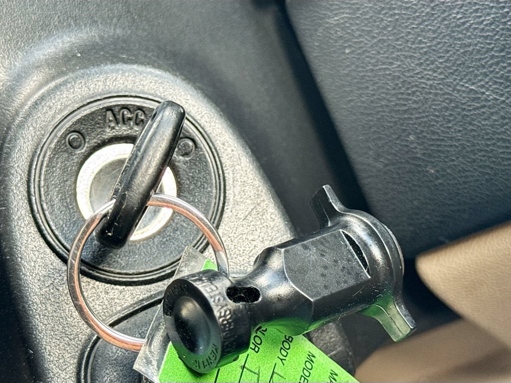 Used 2008 Chevrolet Equinox LT w/ LT Preferred Equipment Group FWD image 19