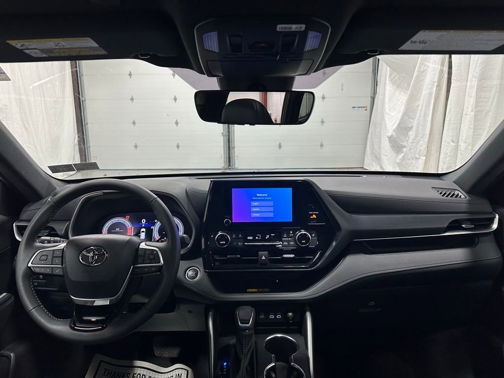 Used 2025 Toyota Highlander XSE AWD/4WD image 44