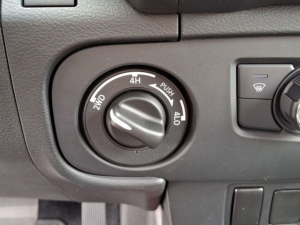 Used 2025 Nissan Frontier PRO-4X w/ Interior Protection Package image 24