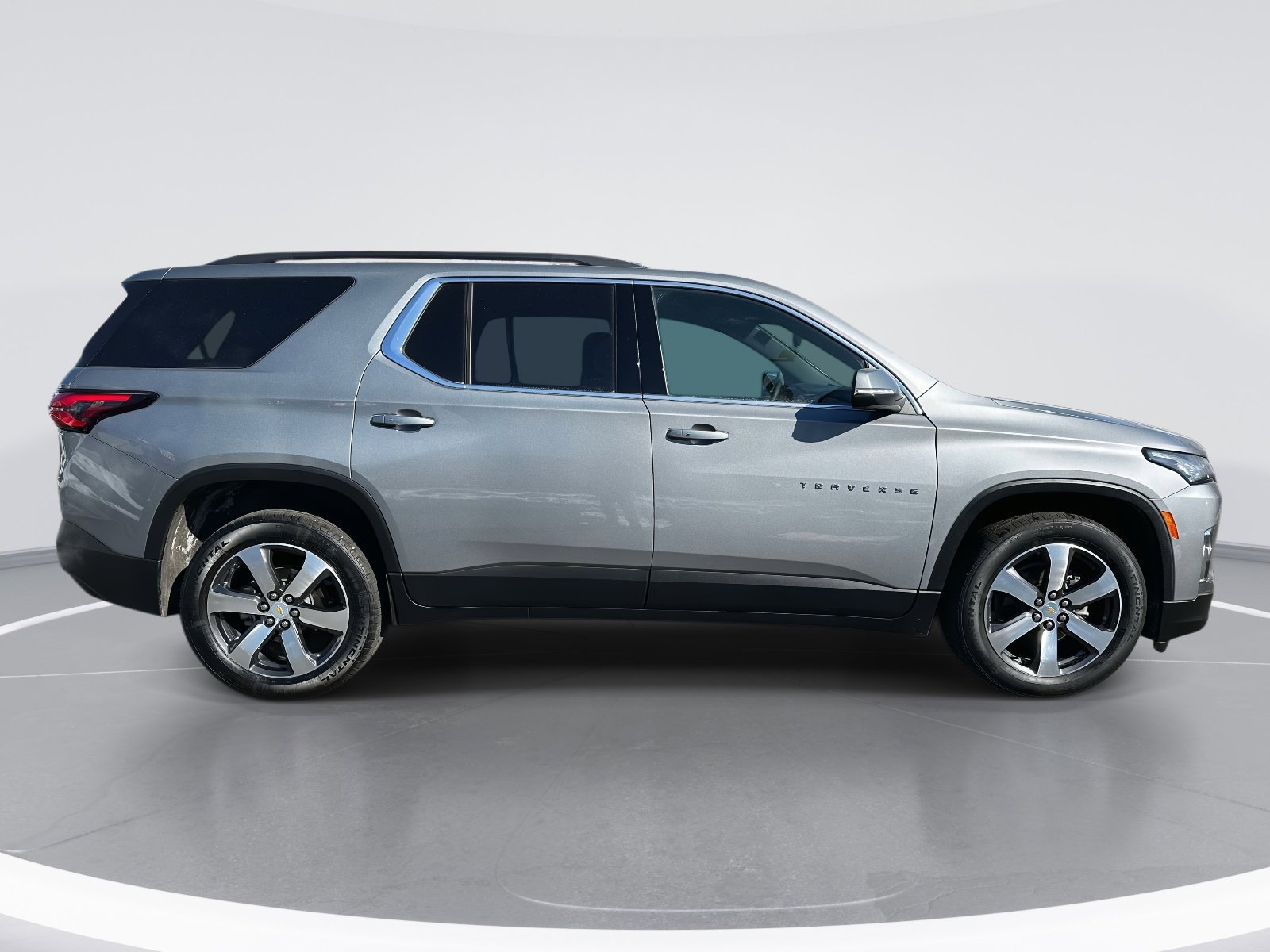Certified 2023 Chevrolet Traverse LT w/ LT Premium Package AWD/4WD image 4
