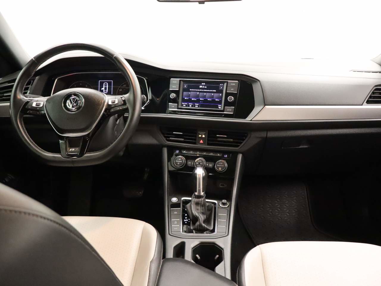 Used 2019 Volkswagen Jetta R-Line image 6