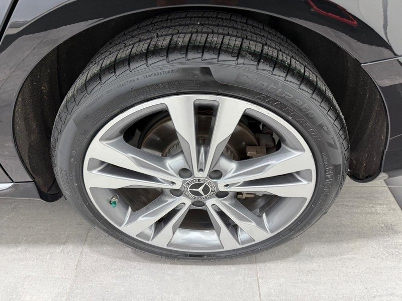 Used 2020 Mercedes-Benz C 300 4MATIC Sedan image 5