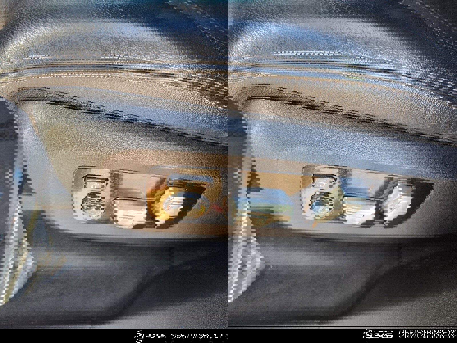 Used 2021 BMW X7 M50i image 15