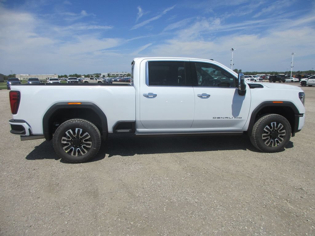 New 2026 GMC Sierra 2500 Denali Ultimate AWD/4WD image 3