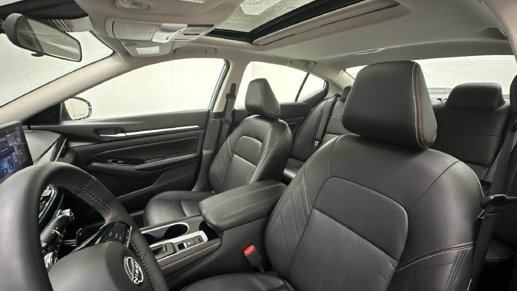 Certified 2025 Nissan Altima 2.5 SR w/ SR Premium Package AWD/4WD image 9