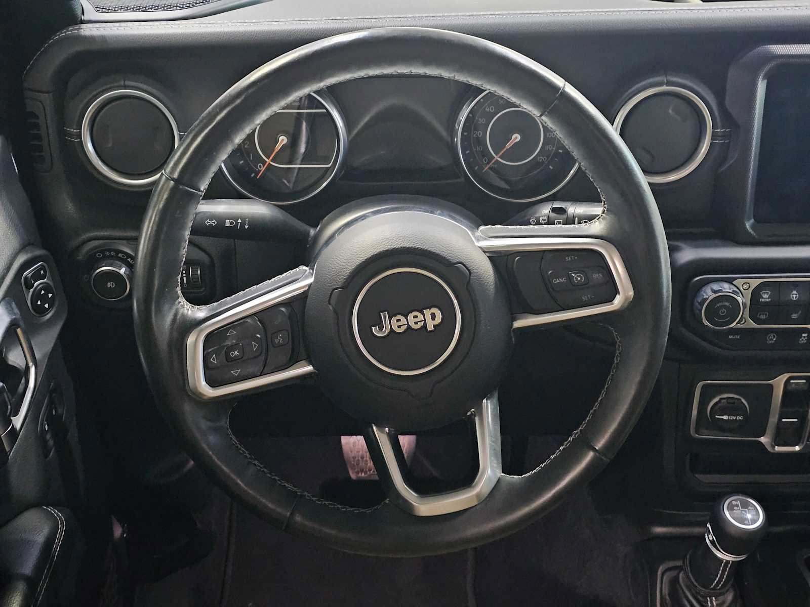 Used 2018 Jeep Wrangler Unlimited Sahara AWD/4WD image 19