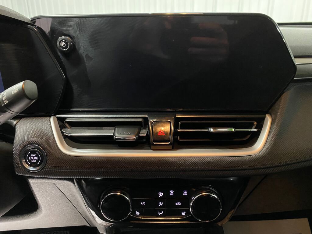 Used 2026 Chevrolet TrailBlazer LT w/ LT Cold Weather Package image 14