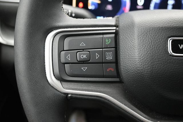 Used 2025 Jeep Wagoneer Series III w/ Premium Group I AWD/4WD image 11