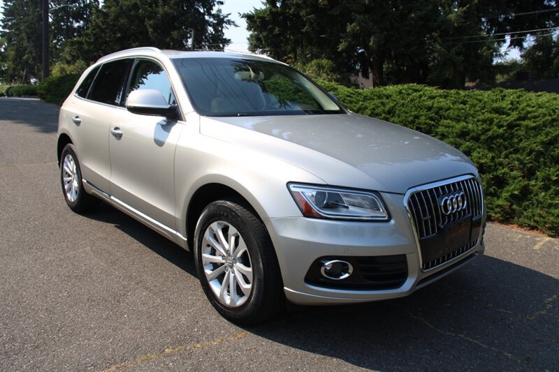Used 2016 Audi Q5 2.0T Premium Plus w/ Technology Package AWD/4WD image 2