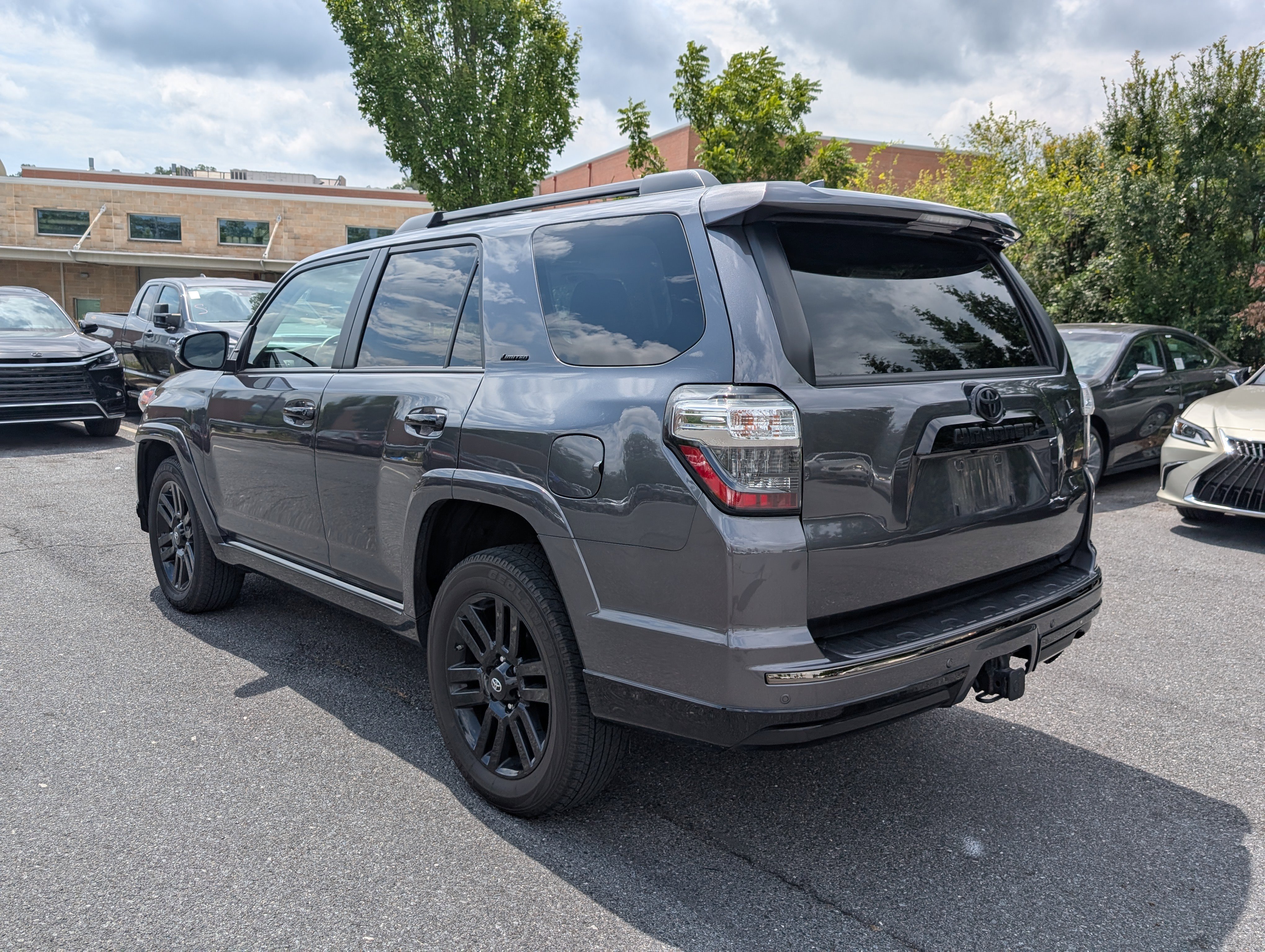 Used 2020 Toyota 4Runner Limited image 5