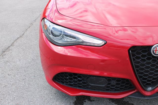 Used 2022 Alfa Romeo Giulia Veloce AWD/4WD image 36